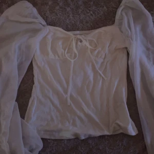 Tröja! -  Använd 2 gånger så den är som ny 