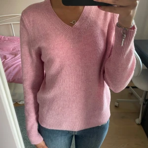 Rosa tröja  - jättesöt och varm rosa tröja som är perfekt nu till vintern💗💗