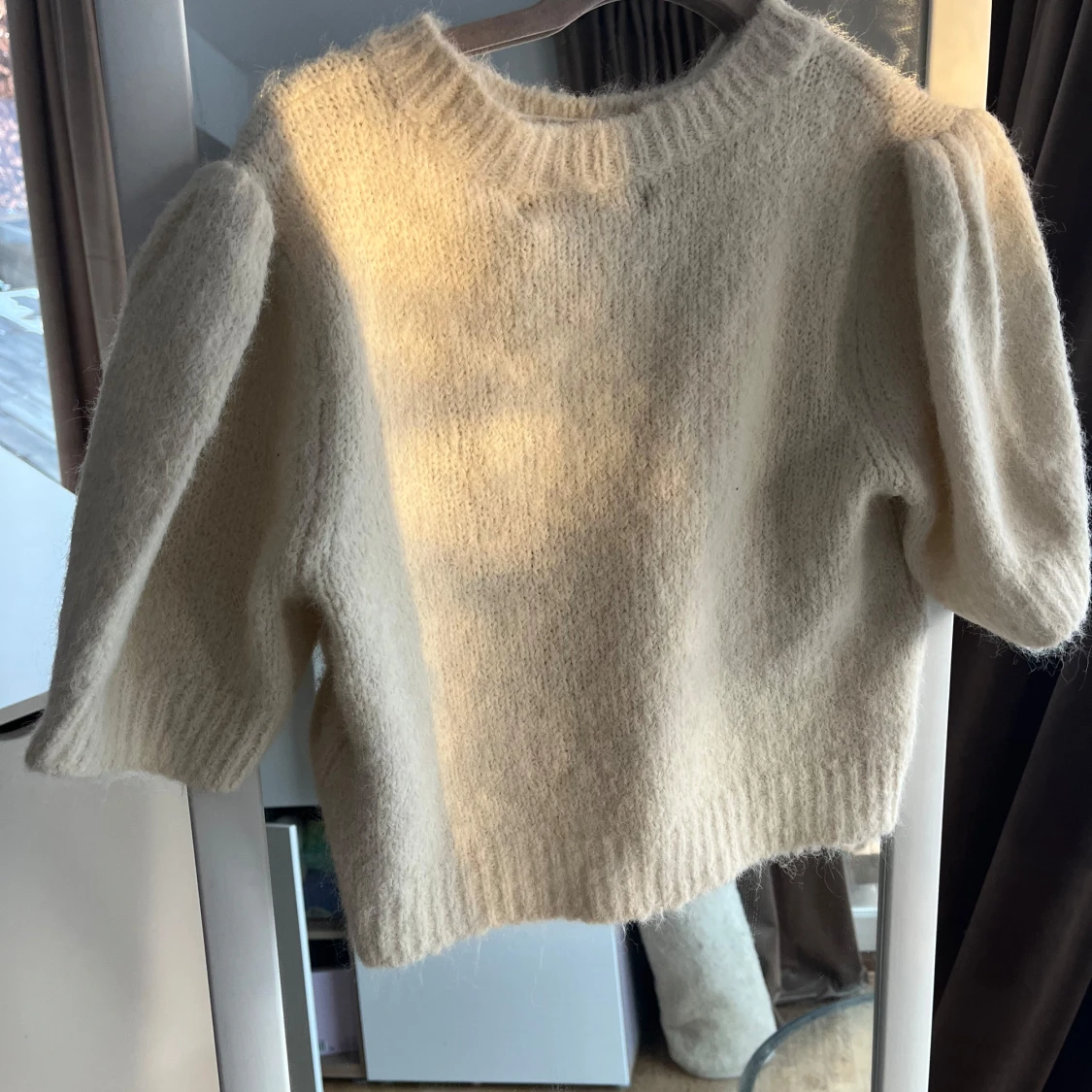Vit stickad tröja - 2