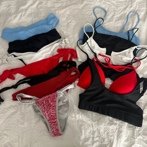 Bikinis - 🌺ALLT FÅR DU FÖR 250kr🌺 Massor av bikinis!!⭐️  vissa är helt oanvända, vissa är använda 1 gång och vissa mer.  Från alla olika märken, även shein.  Allt är storlek S eller M.  Totalt 7 underdelar och 6 överdelar