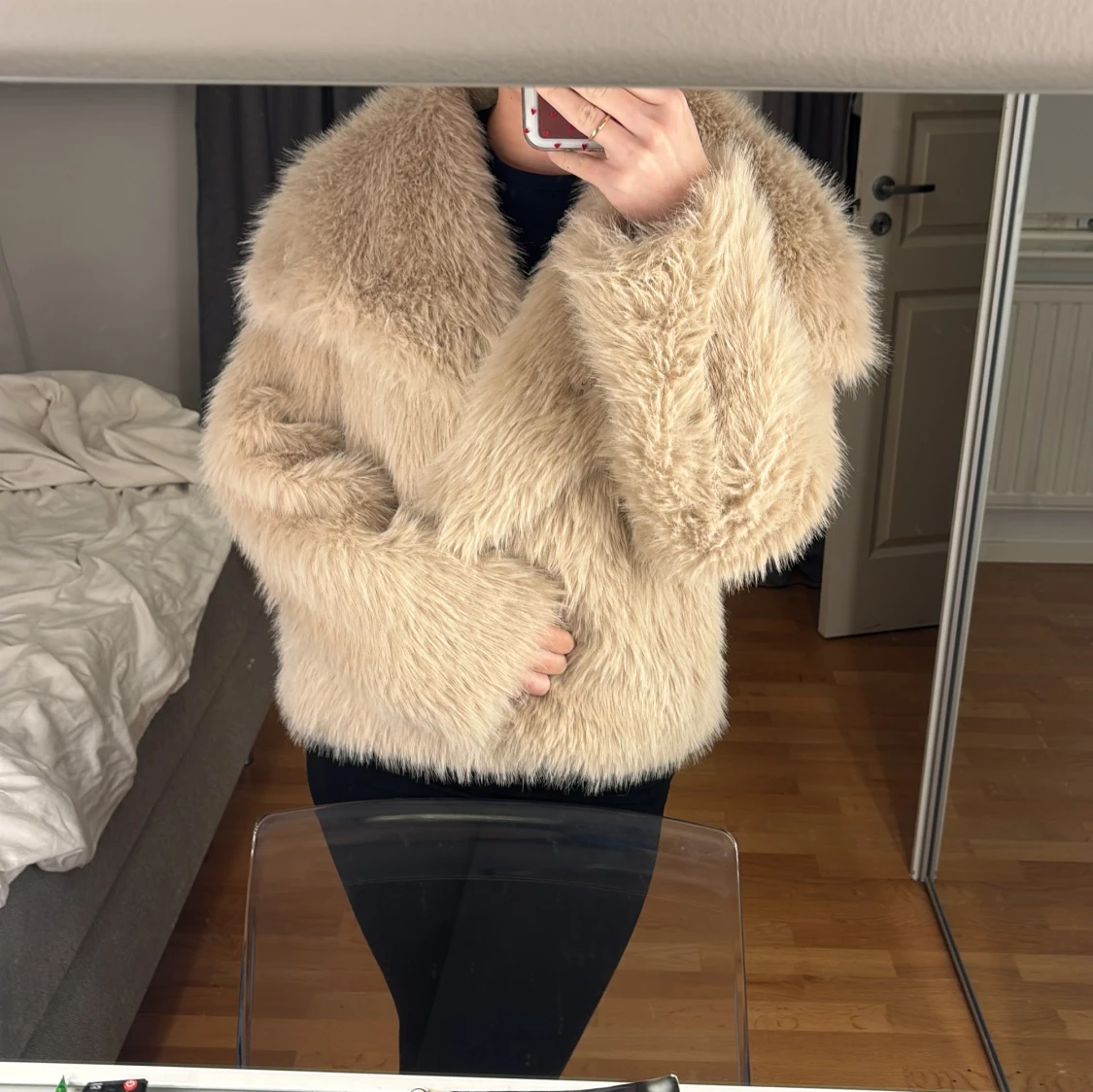 Beige pälsjacka - 1