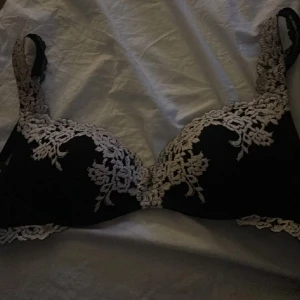 Intimissimi bh - Jättefin intimissimi bh i storlek 80C, säljer då den är lite för stor😊