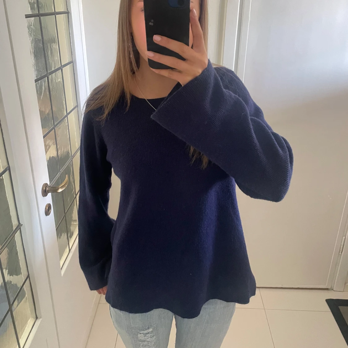 Mörkblå stickad tröja - 1