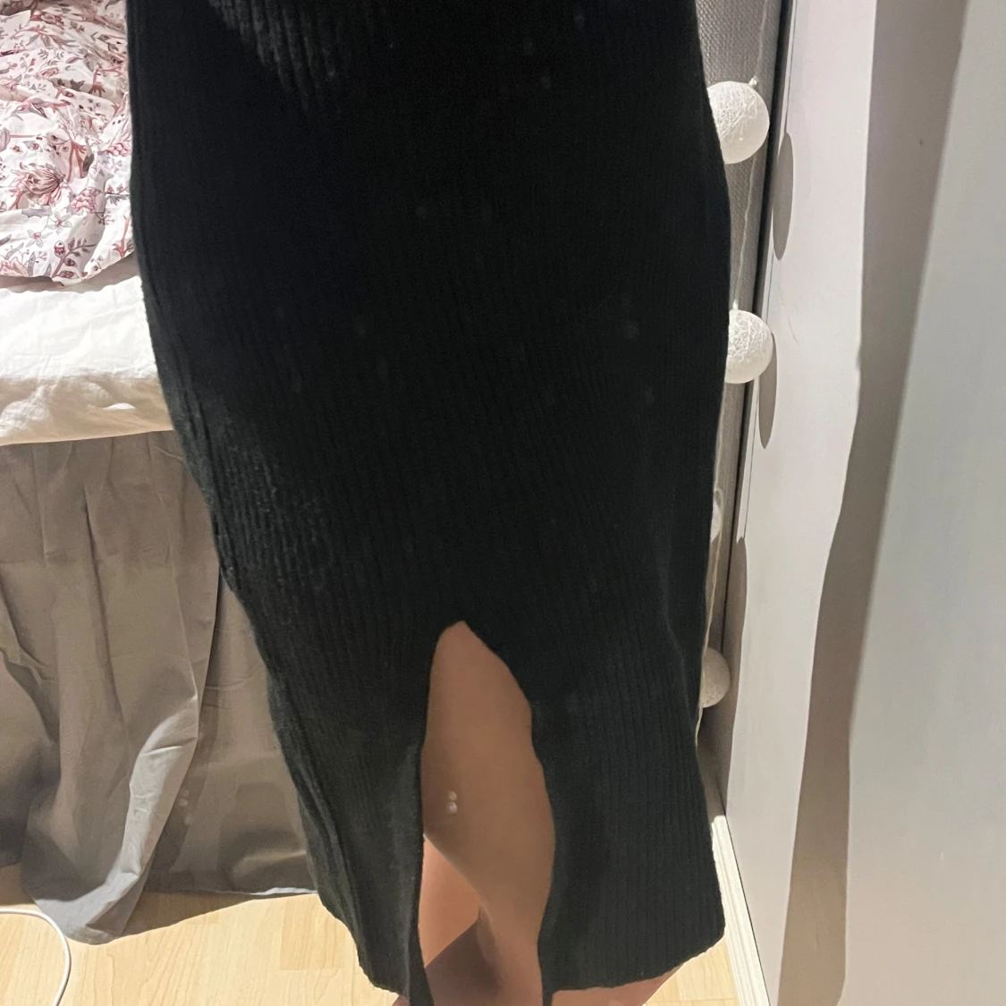 Svart stickad klänning - 2
