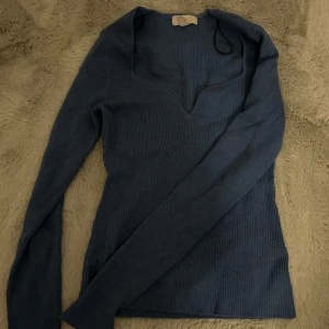 långärmad tröja  - kommer ej till användning 