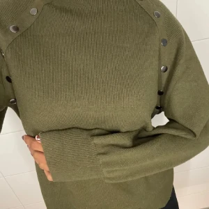 Tröja med detaljer - Olivgrön tröja