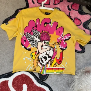 Cropped yellow t shirt  - Nothing wrong with it. Length:61cm