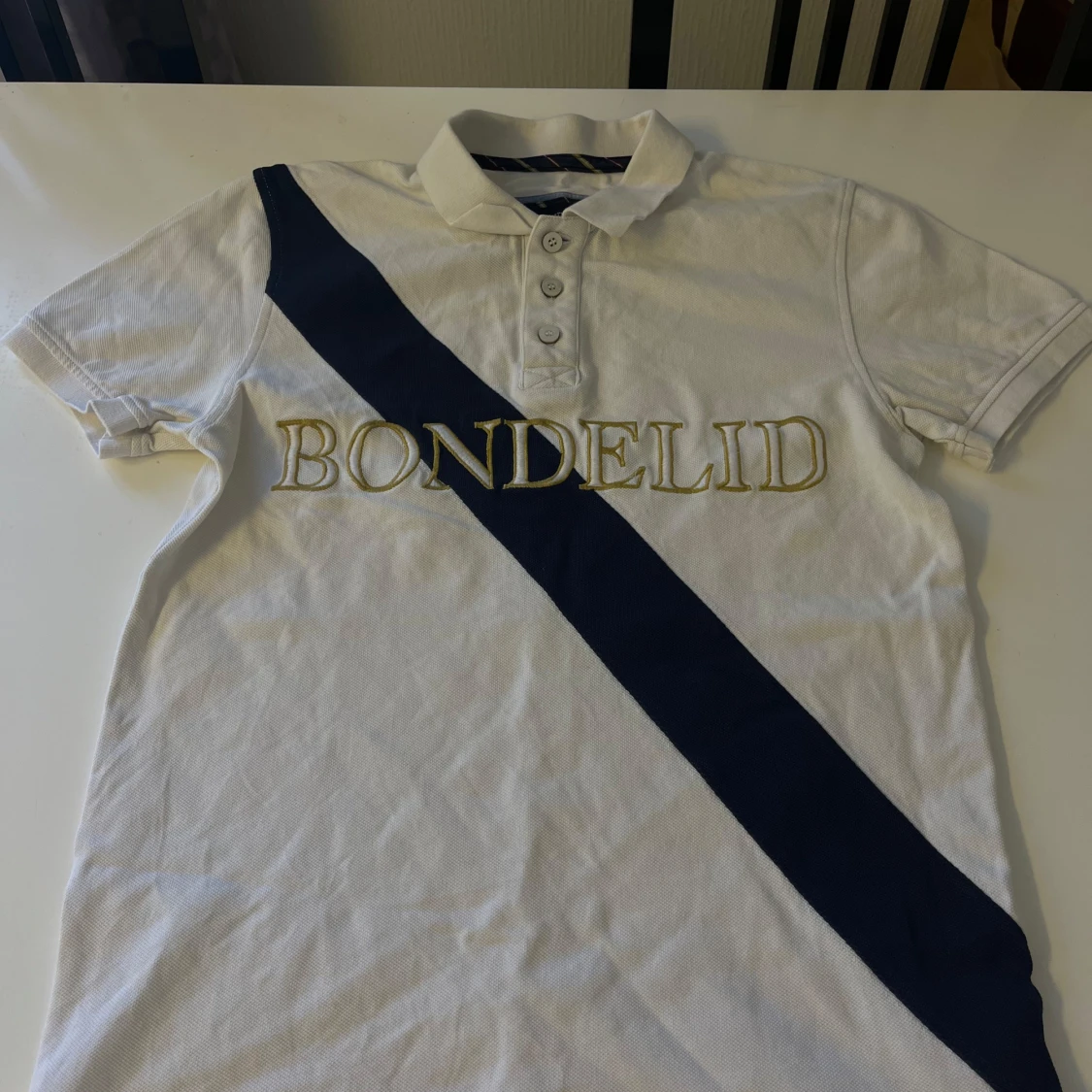 Vit pikétröja från Bondelid - 2