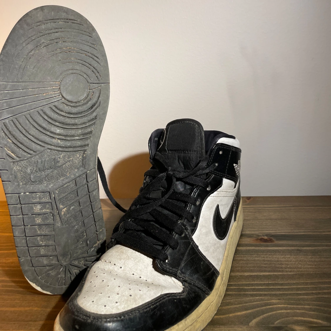 Svarta Jordan 1 - 92