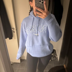 Nike hoodie  - Storlek M, 250kr