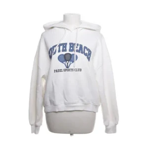 Lager 157 hoddie - Varm och pösig hoddie, älskar den man bara vill slänga på sig något! bra skick använd max 2 gånger. passar M och S