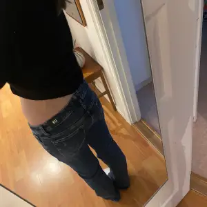 Intressekoll på mina ltb Jeans. Modellen är Roxy och det är slutsålda. Säljer då dom är för stora för mig. Skriv vid intresse eller frågor❤️