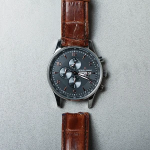 Jacques Lemans London Mens 1-1844D - 44mm diameter  Vattentät av rostfritt stål 