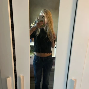 Ltb jeans valerie - Säljer mina typ helt oanvända jeans, insydda så sitter som 26/30🥰 Pris kan diskuteras och skriv för fler bilder eller mått🥰