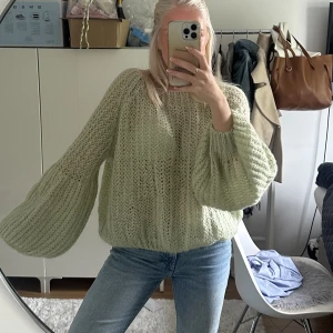 Stickad tröja - Så fin stickad från boozt💗aldrig använd 