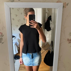 Minikjol - Supersöt jeanskjol med detaljer 🌸