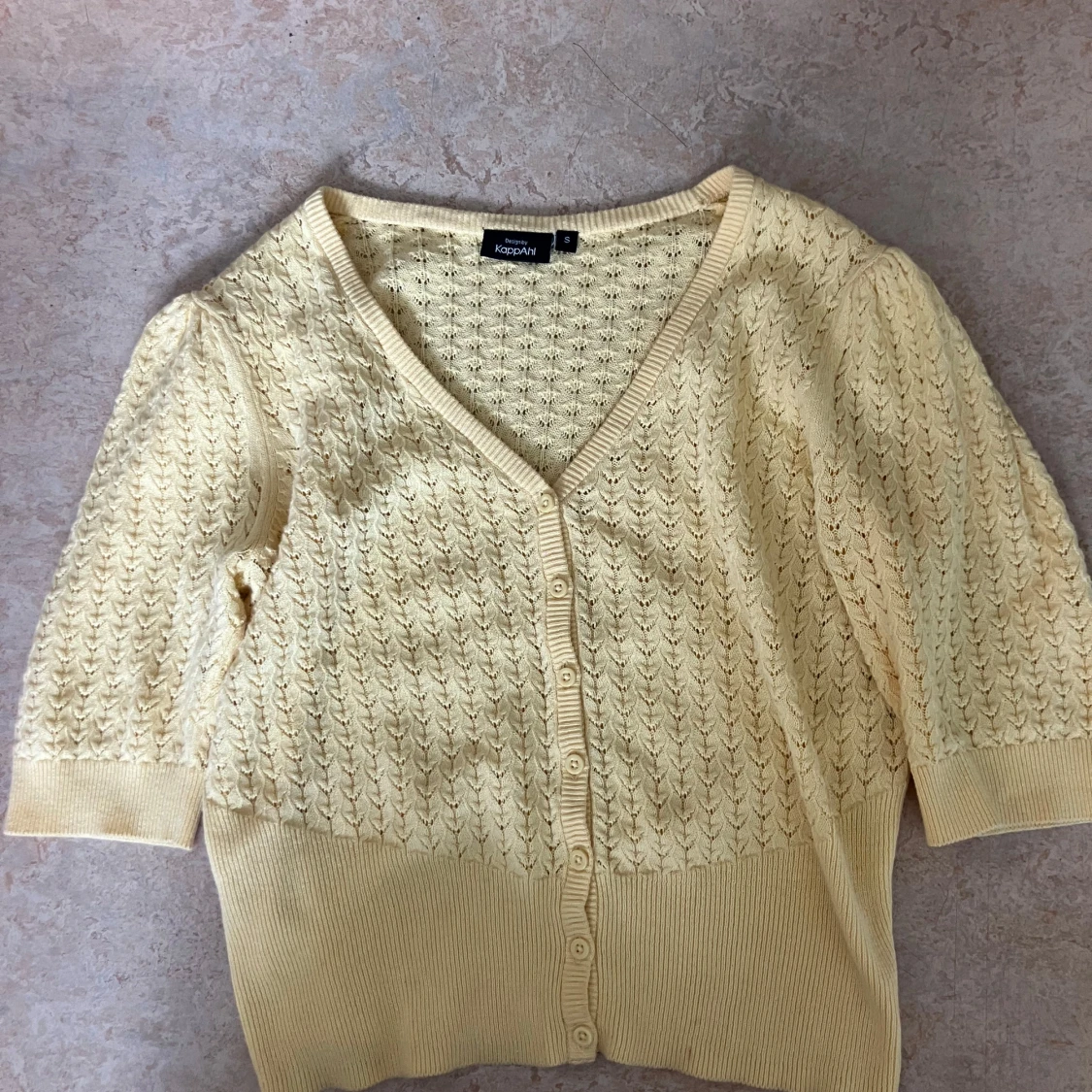 Gul stickad topp - 90