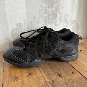 Danssneakers Bloch - Fina dansskor från Bloch! Fyra i inköp. Delad sula