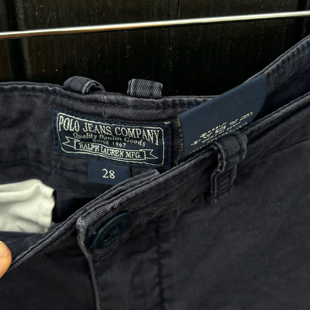 Mörkblå capribyxa från Ralph Lauren Strl 28, typ S/M. Jeans & Byxor.