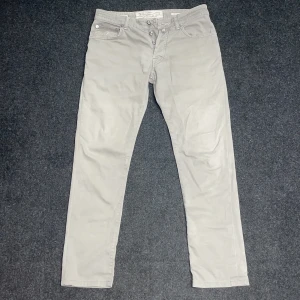 Jacob Cohën Jeans - Gråa Jacon Cohën jeans - Storlek 32 - Hör av dig vid fler frågor🙌