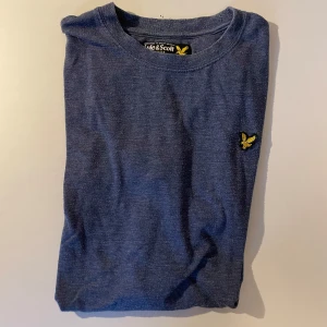 Lyle Scott t-shirt - Lyle scott t-shirt i storlek 164-170 Skick=Bra
