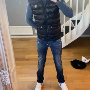 Moncler gui  - Inga täcken på användning säljer eftersom jag är sugen på något nytt 