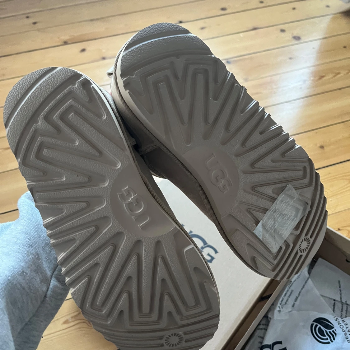 Ugg classic ultra mini  - 91