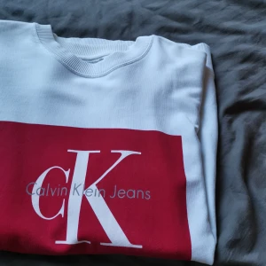Calvin klein sweatshirt - Storlek m knappt använd
