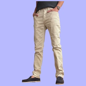 Tommy Hilfiger Jeans - Vita Tommy Hilfigger Jeans. Modell: Denton Strech Straight Fit. Size: W30 L32 (passar 176cm - 184cm). Skick: 7/10.