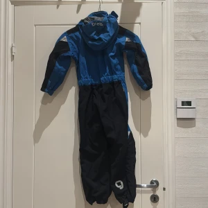 Gneis skaloverall - Mycket fint skick, storlek 104