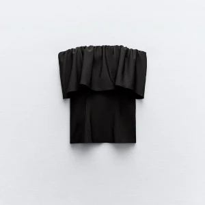 off shoulder topp - Jättefin off shoulder topp från Zara som tyvärr inte kommer till någon användning! Använd fåtal gånger så i princip nyskick!💞 slutsåld på Zaras hemsida 