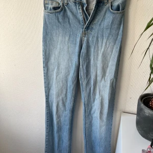Jeans - Raka jeans från dilvin jeans blue strl 34