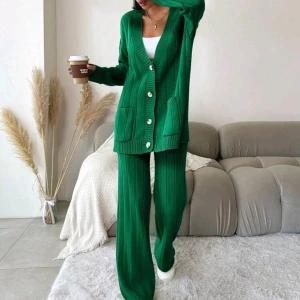 Pjamas set - Från bild 1-3 används endast två gånger. 