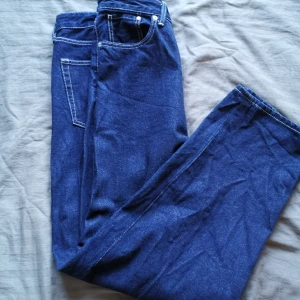 Blå denim jeans  - Storlek 32 nyskick använd extremt lite 