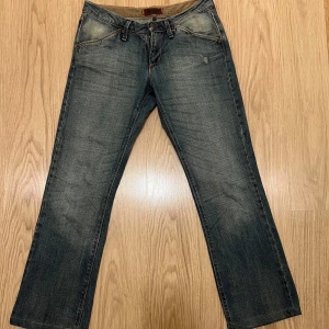 Low waist jeans! - Ett par jättesnygga low waist jeans , skriv till mig för mått!🤞🏽