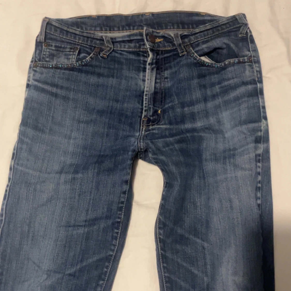 Blå jeans med detaljer - 90
