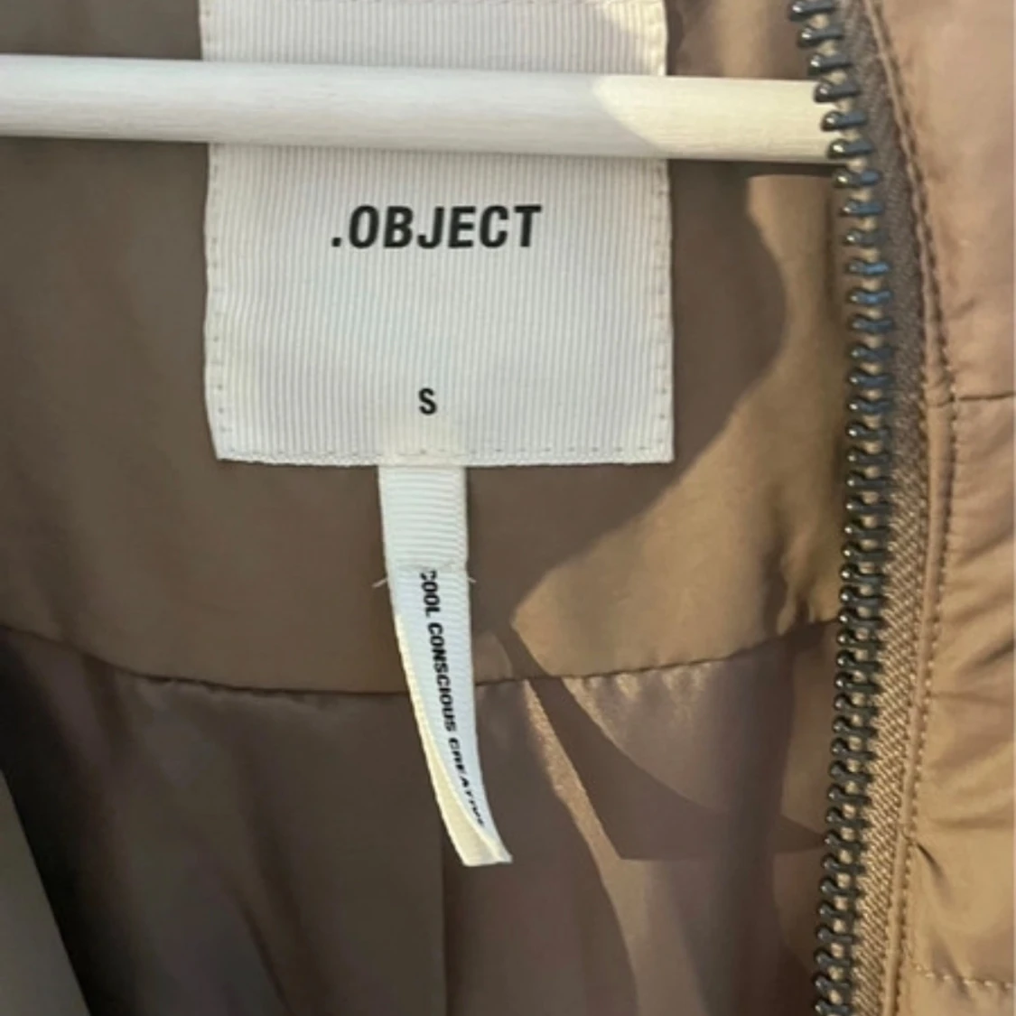 Beige dunjacka från Object - 91