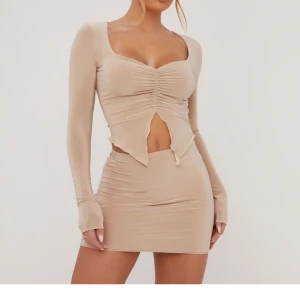 Beige två delat sett  - Beige två delat sett från ego. Oanvänd och i perfekt skick 💗