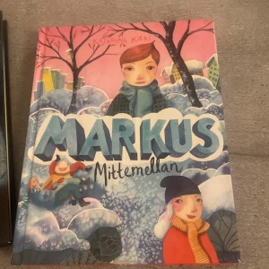 Markus Mittemellan - En charmig barnbok om Markus och hans vänner Vera och Äbbe. Boken utspelar sig under sportlovet och handlar om vänskap och äventyr. Färgglada illustrationer av Helena Lunding Hultqvist förstärker berättelsen.