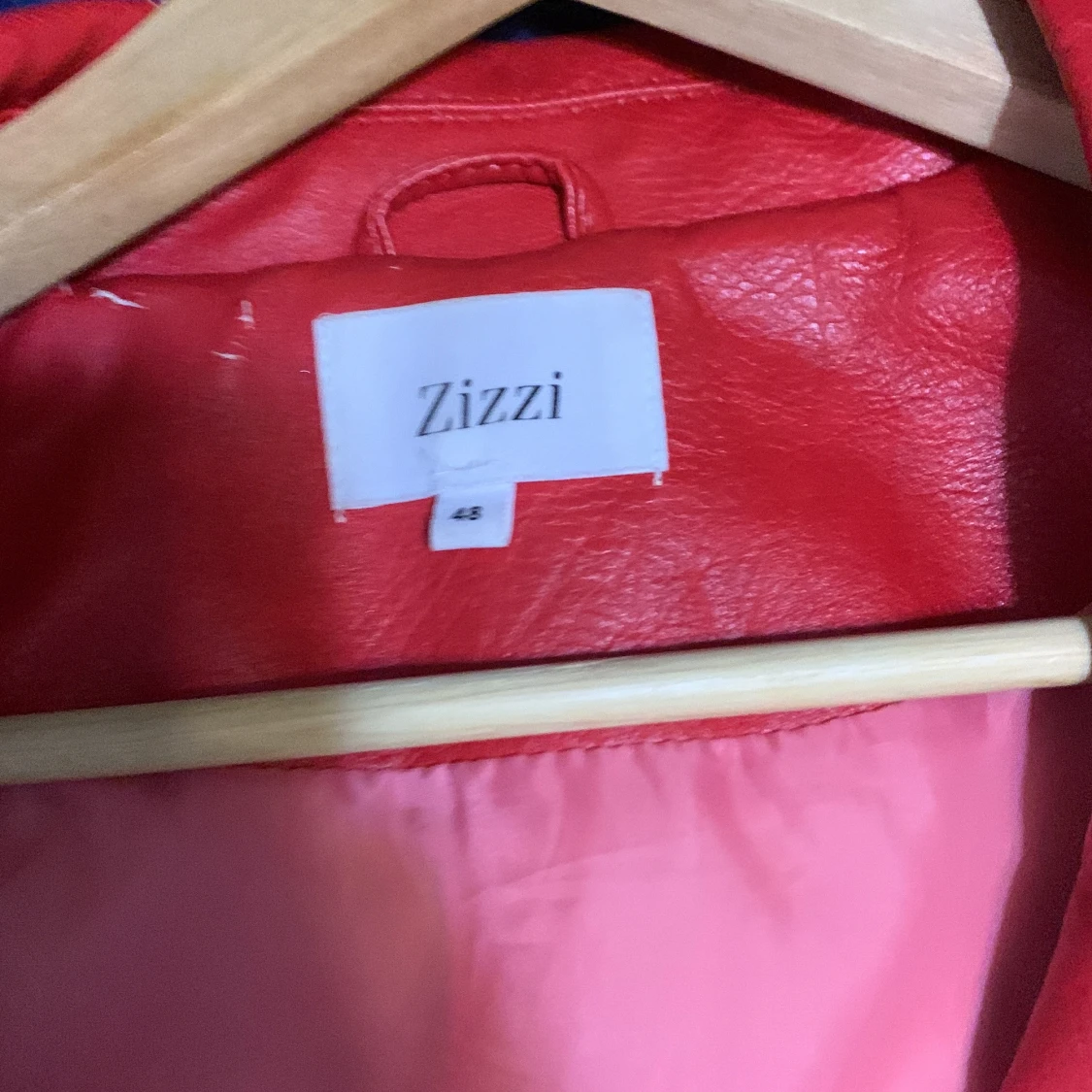 Röd skinnjacka från Zizzi - 91