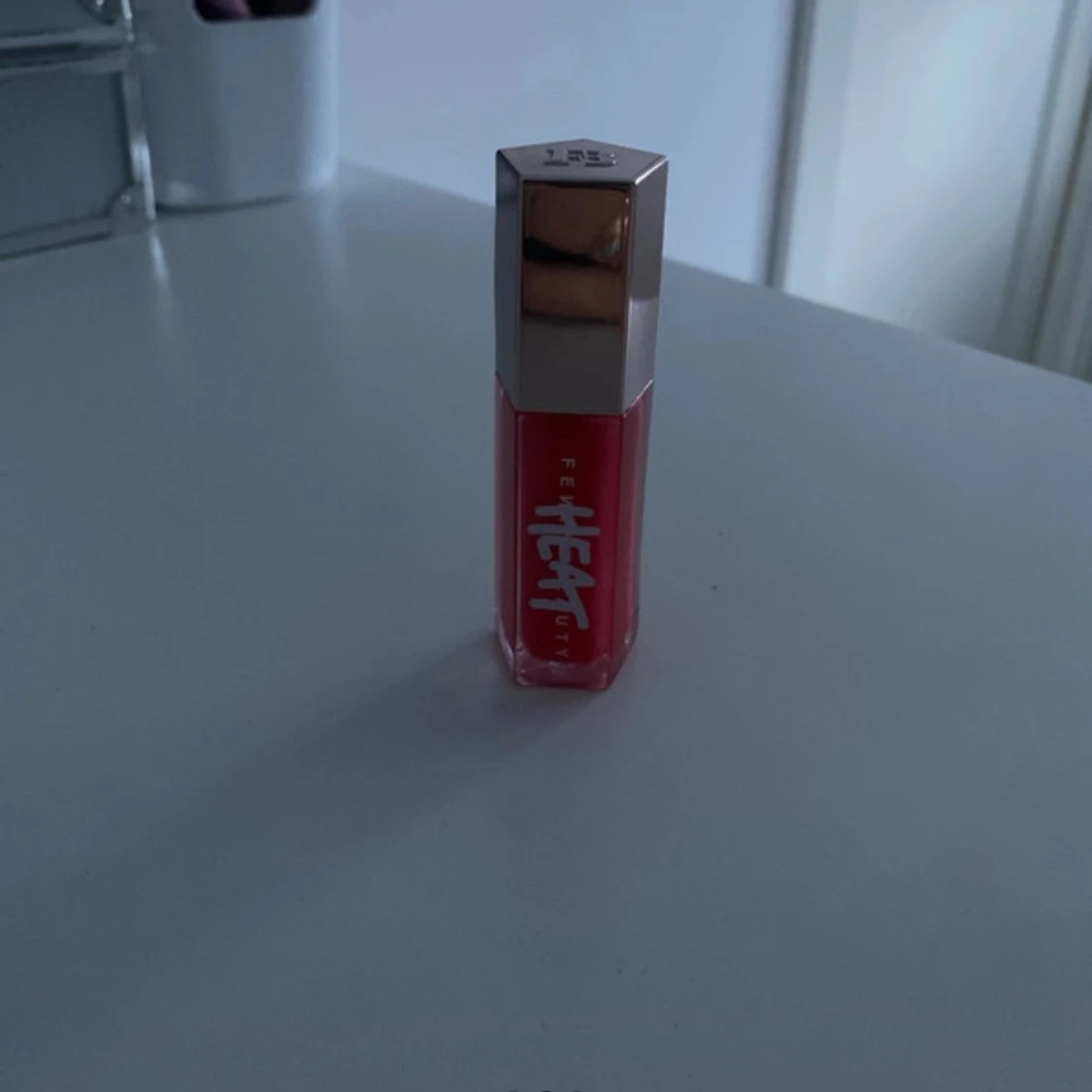 Fenty Beuty Heat Lip Gloss i cherry heat  - 90