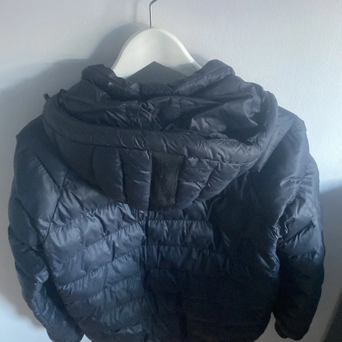 Svart dunjacka från Peak Performance - 93