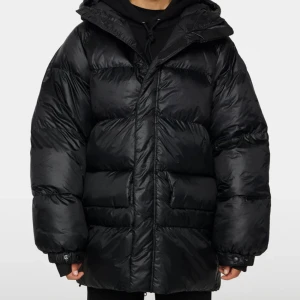 ❗️Intressekoll❗️ på jättesnygg jacka - Kollar intresse på min j lindberg jacka, as snygg och varm och perfekt nu till vintern!! Köpte för drygt en månad sedan - helt som ny & helt slutsåld