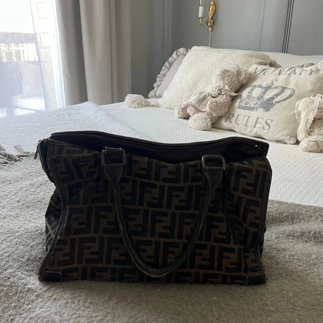 Fendi väska  - 91