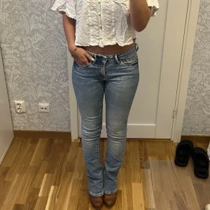 Pepe jeans - Jättefina lågmidjade Pepe jeans! Jag är 159 cm. Köparen betalar för frakt 🌸