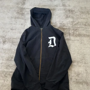 Dondup Zip hopdie  - Köpte den ny för 1500 säljer för 700. Passar personer från 154cm till 164 cm.