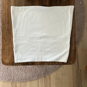 Tub topp - En fin enkel tub top i bra kvalite, säljer pågrund av för Liten storlek. Använt  fåtal gånger.
