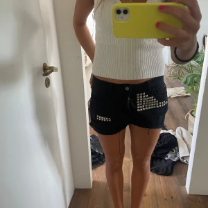 Coola jeansshorts  - Coola jeans shorts gamla från Gina 
