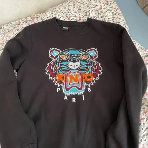 Kenzo tröja - Säljer min kenzo tröja har inte använt den någon gång