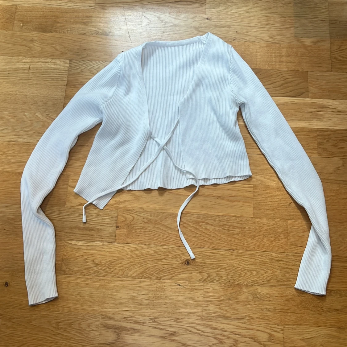 Vit ribbad kofta - 90